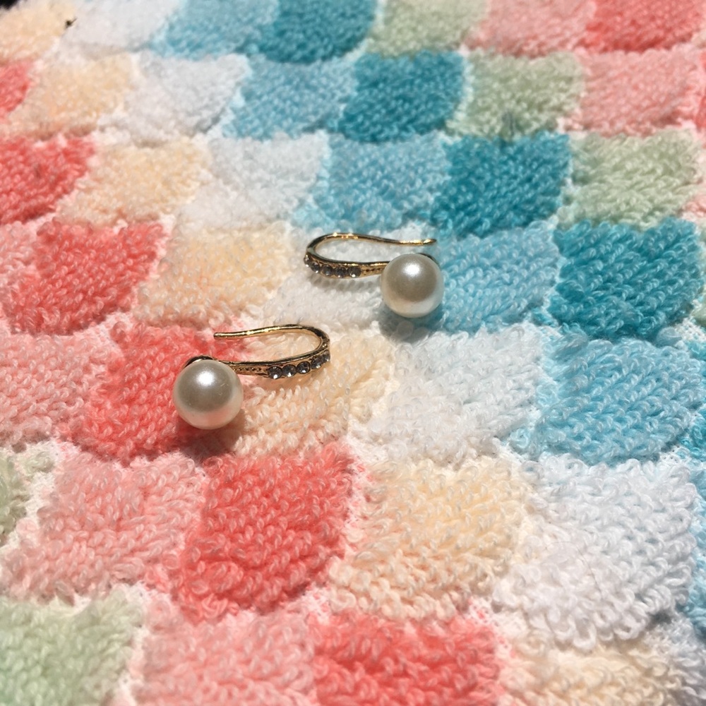 🔴3 for $10 Pearl drop earrings